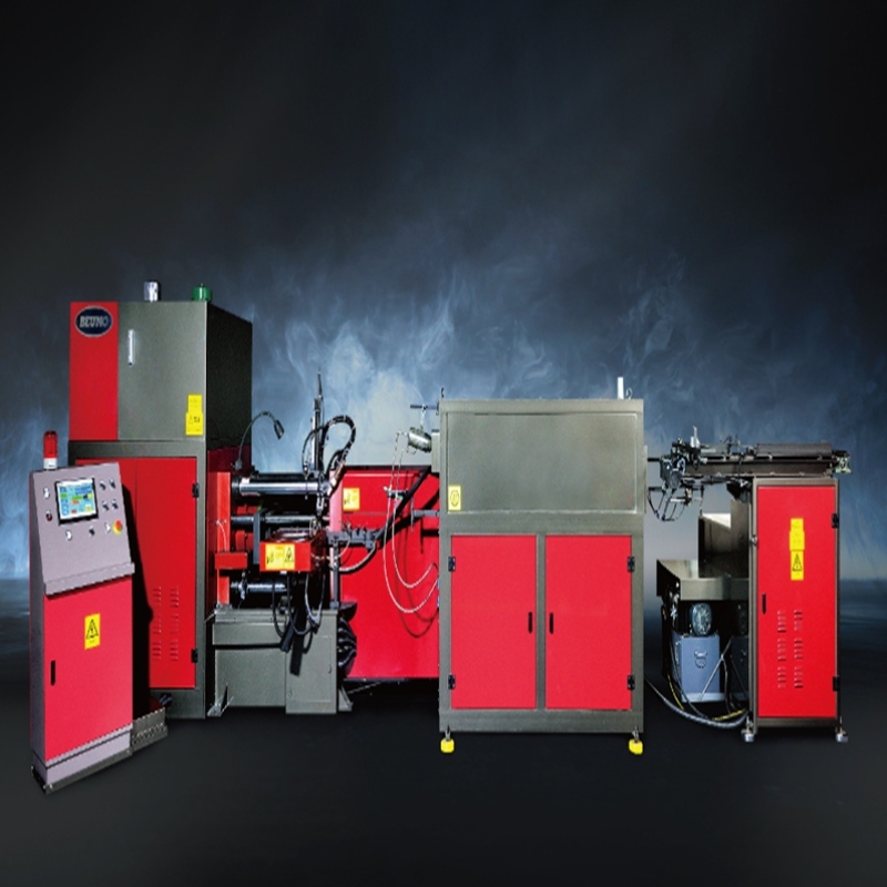 Automatisk varmsmidmaskin