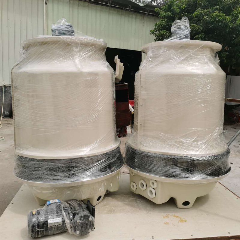 Liten glasfiberarmerad kyltorn i kyltornet 8 ton