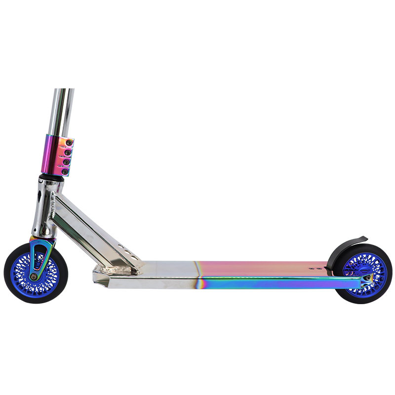 Flygfotoregnbågens nya pro scooter