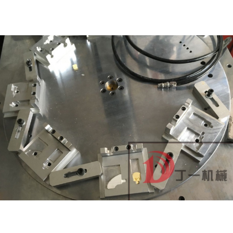 6-stationers ultraljudsvetsmaskin roterande automatisk matning och tömning av icke-standardiserad maskin dy-1532zp