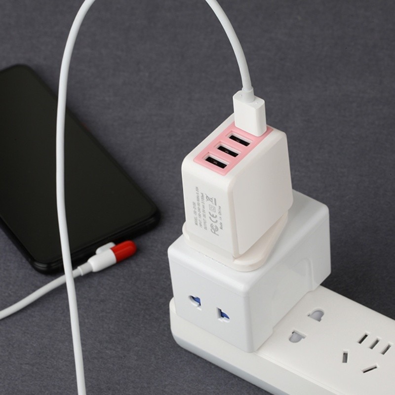 EU/USA/UK Plug 2.1A 4 Port USB-Wall Charger AC ReseCharger bärbar laddare 18W 3.0