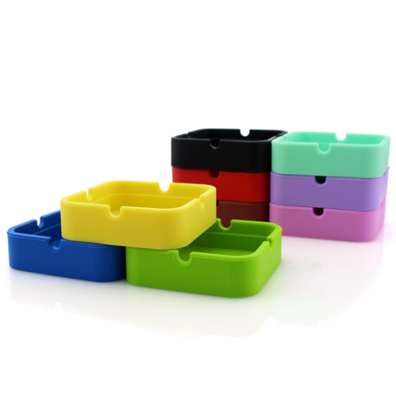 Litet fyrkantigt askkopp