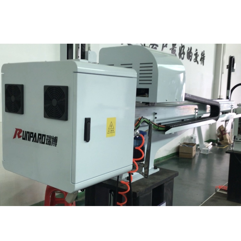 Ruibo Automations bästsäljande AC-servomotormanipulator 2020 är den femaxliga manipulatorn för formsprutningsmaskin