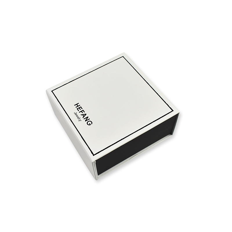 Smycken/fyrkantig låda