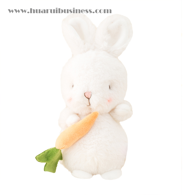 En kanin-docka med morot kan vara med nyckelring, storlek 23cm