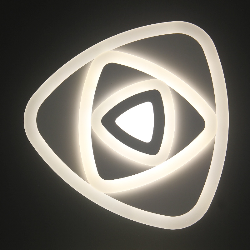 AC802 Taklampa