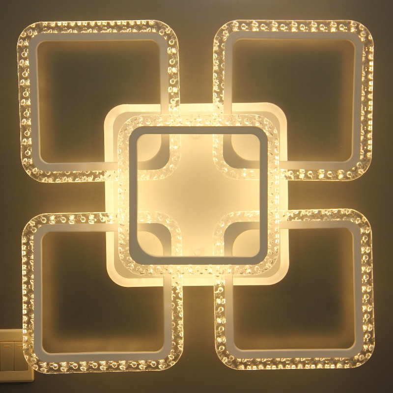 AC821 Taklampa