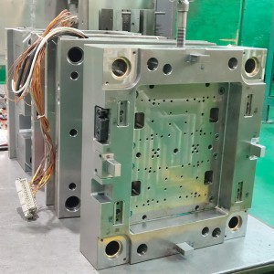 Egen plastisk industriell medicinsk småtillbehör för injektionsformar