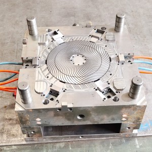 Kina fabrik högkvalitativ anpassad plastinjektionsform