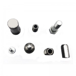 Motorfästdon med kallformning av fordonschassi (exkl. av metall)