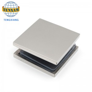 Kinesisk Tillverkare Glas Holding Clips Chrome 2 * 2 tums klipp mässing glasdörrklämmörr&Fönster gångjärn 8-12mm Glas Badrumsstandard