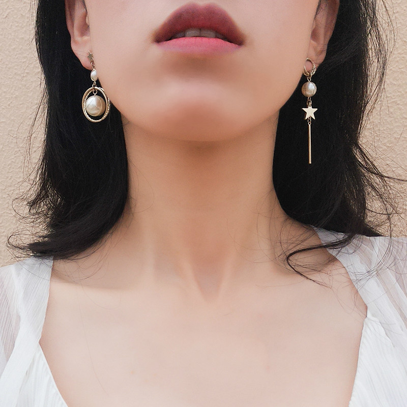 Den koreanska versionen av mode humörörhängen