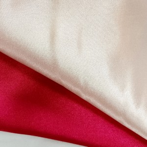 Återvinna polyester mode