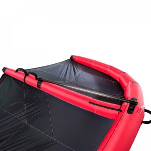 Vuxen sommar utomhus vatten uppblåsbara folie vinge