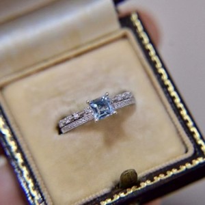 Aquamarine dubbel design ädelstenring för flicka