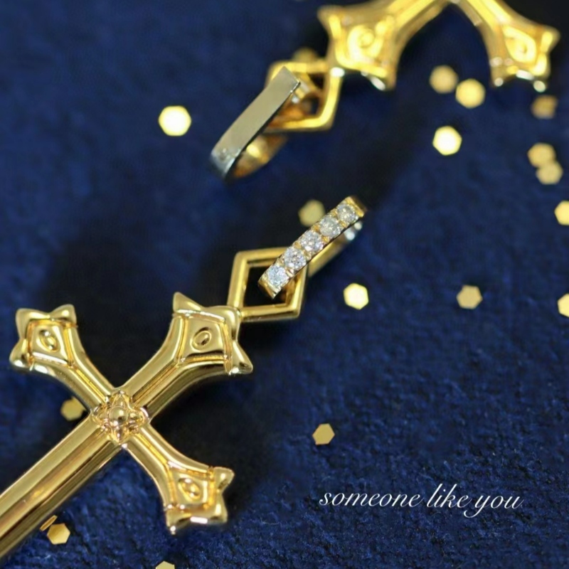 18k Gold Cross Fashionörhängen för kvinnor
