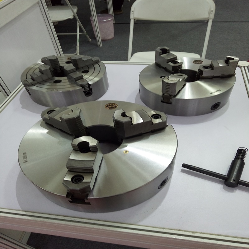 Tre-käke Chuck Four-Jaw Chuck Four Jaw Chuck Three-Jaw Hydraulic Chuck
