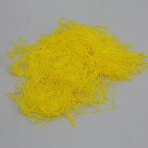 Gul fyllningsrynka strimlad papper