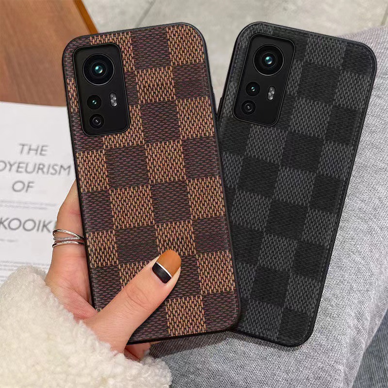 Det är lämpligt för Xiaomi12Pro lyxig mobiltelefonfodral. Det är helt lindat med stort varumärkesimitationsläder för hand. Det är ett höstbevis och skrapskyddande skyddande läderfodral