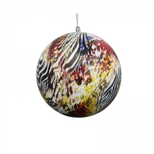 Julbollar saker till julatmosfären i bollen