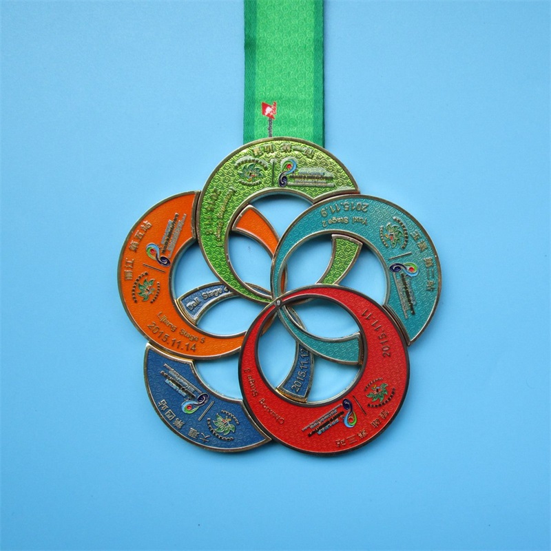 Fem i ett sportevenemang Souvenirkombinationsmedaljer