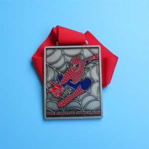 Anpassade medaljer Designtecknad karaktär 3D -skugga mjuka emaljmetallmedaljer för försäljning