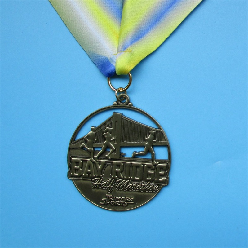 Running Man Special Design MedalS Hollow Cool Plated Gold New Marathon Awards Medals