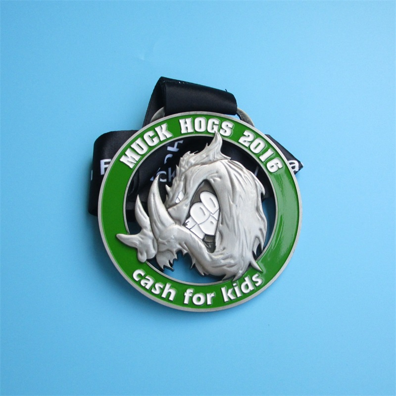 Anpassade medaljer Race for Kids Cut Out Hollow Medaljer