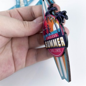 Tilldelar trämetallträmedalj för sommarlovet