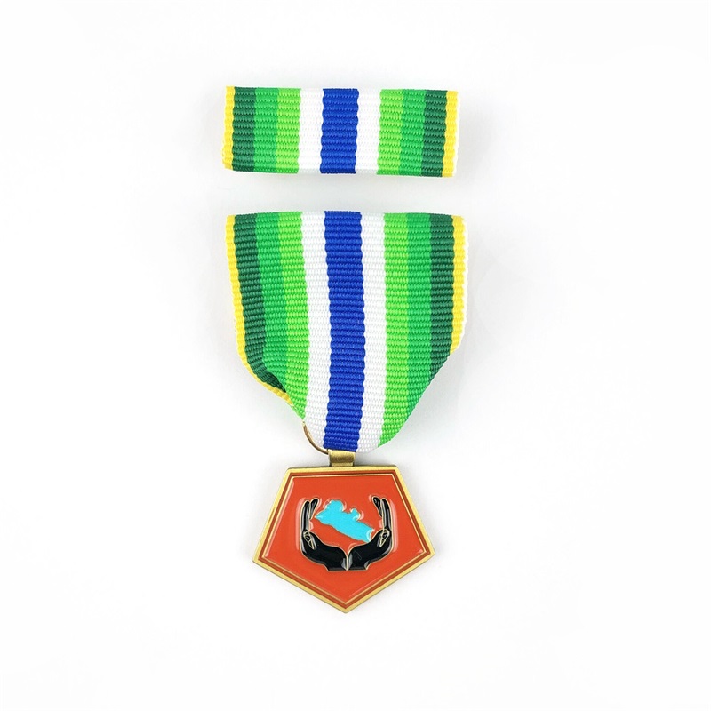 Zinklegeringsguldpläterad 3D -graverad medaljanpassad lapel -stift Inget minimum