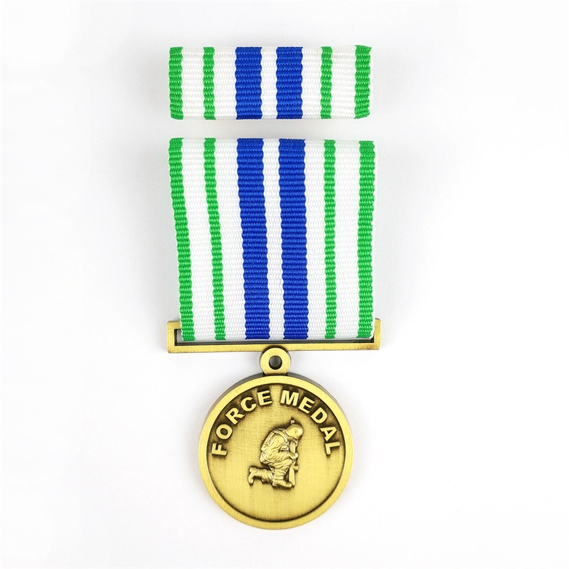 Zinklegeringsguldpläterad 3D -graverad medaljanpassad lapel -stift Inget minimum