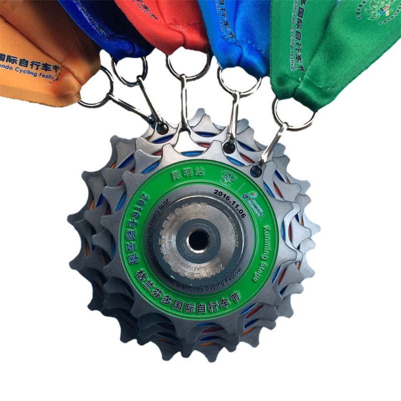 Anpassade troféer och medaljer sportguld Militärsport Cycling Medal