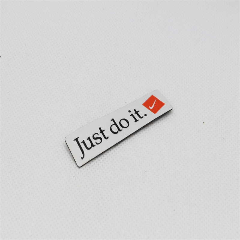 Stickat fraktmärke
