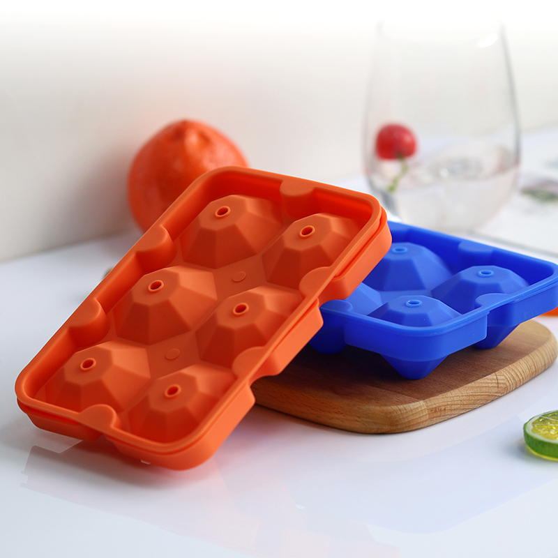 Diamond Ice Cube Forms återanvändbara silikon Flexibla 6-isfackstillverkare med lock för kylande whisky cocktails, Easy Release Stapelbara isfack med omslag