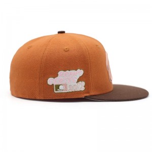 OEM/odm 6 panel anpassad broderi logotyp monterade mössor hattar