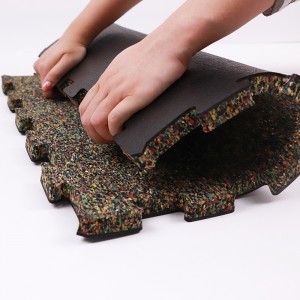 Sammanlåsande gummimattor