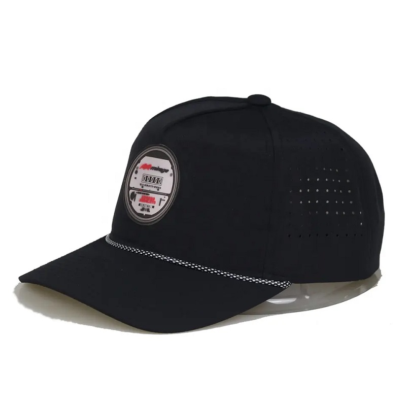 Anpassad vattentät laserskuren borrad hål perforerad hatt 5 panel gummi pvc logotyp baseball mössa