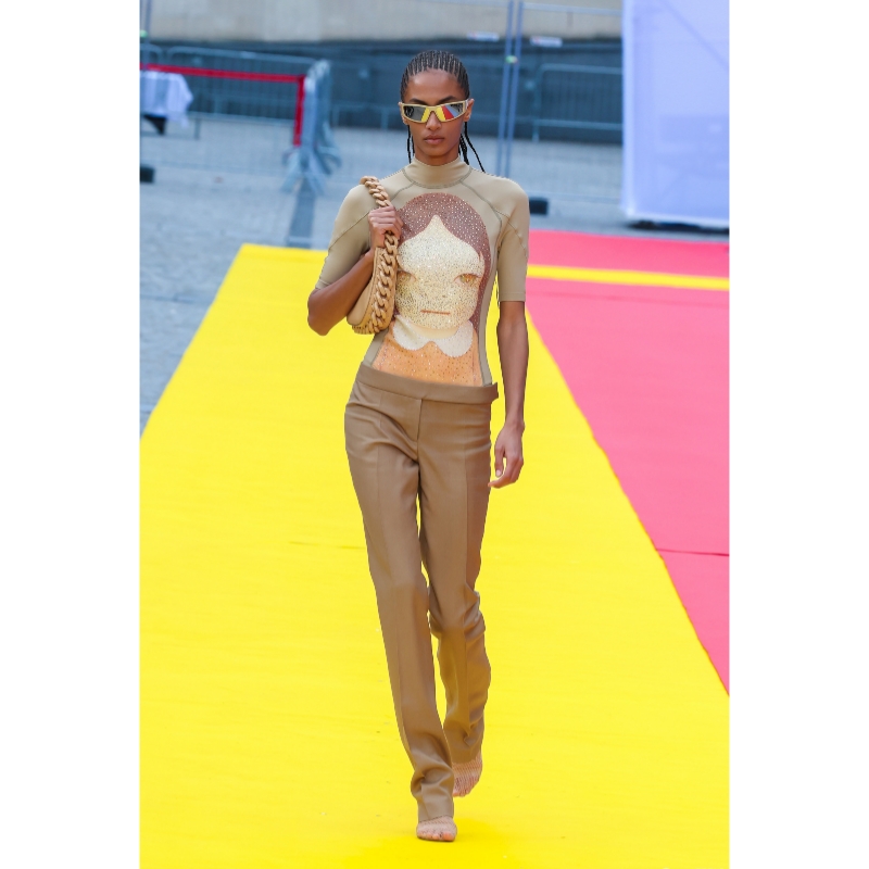 Stella McCartney/yoshitomo Nara/capsule Collection/rebellious Spirit/cartoon bild gränsöverskridande gemensamtnamn