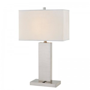 Gästfrihetssvit bordslampa vid rum
