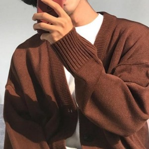 Fall/winter långärmad stickad lös kofta v-ringning toppmän