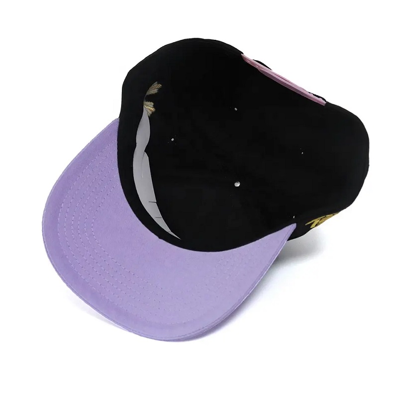 Ny ankomst Kontrastfärg svart och lila anpassad färg 5 panel broderi logotyp baseball cap sporthattar för vuxna