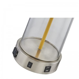 Home2 Hotel Glass Table Lamp med en på/off -vippbrytare, ett bekvämt utlopp och en USB -laddningsport på hotellets gästrum