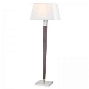 Homewood Suites Hotel Floor Lamp med borstadnickelfinish och trä accent vid soffan bredvid i gästrummet