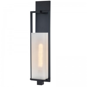 Hospitality Hotel Wall Sconce med matt svart finish och rektangulärt linnemönster akrylskugga på hotellet typisk korridor