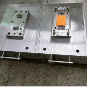 Hårdvaruform kontinuerlig. Enda stans, komposit, ritning, kopparform, design och tillverkning