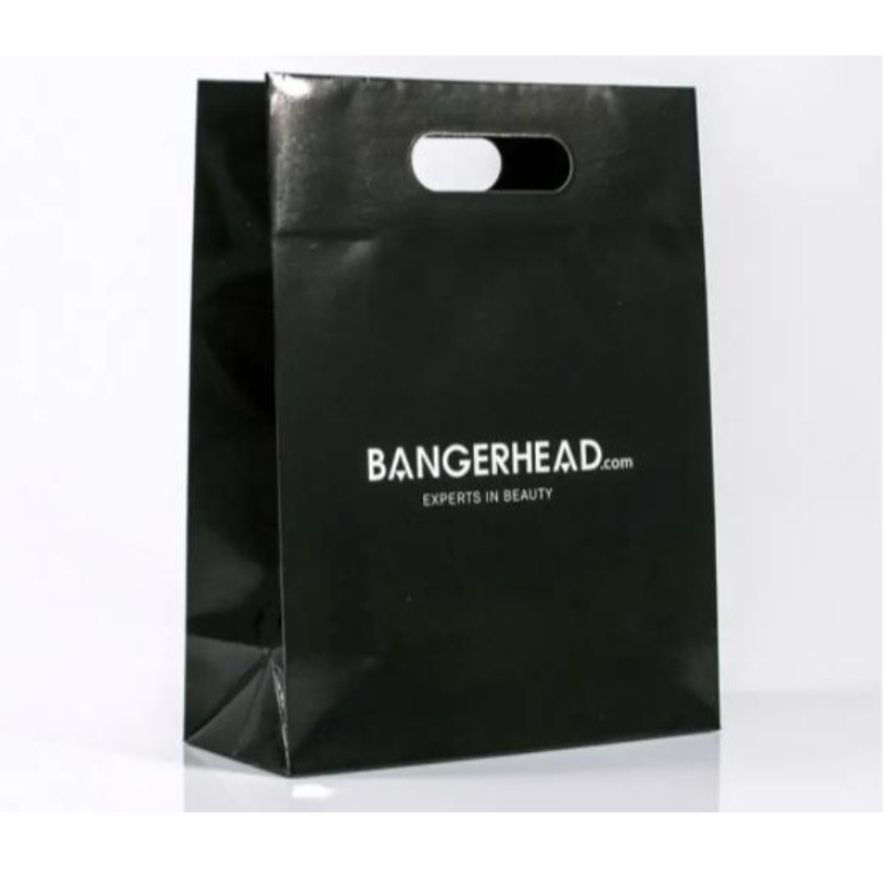 Art Paper Die Cut Kraft Paper Bag Christmas Flap Die Cut Handle Gift Bag Black Biologisknedbrytbar butik Shopping Papperspåse