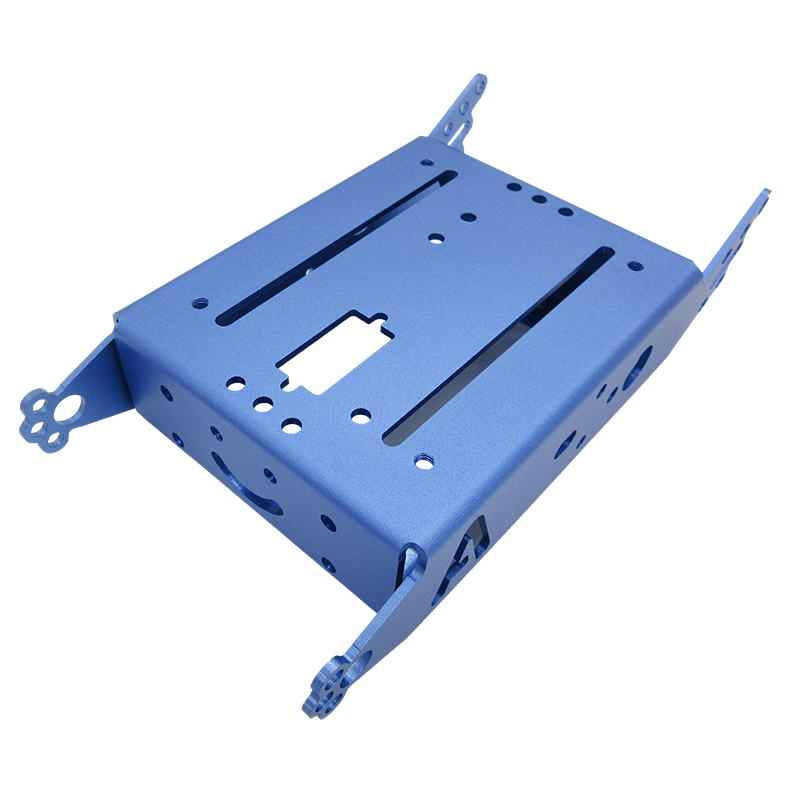 Anpassad bearbetning av aluminiumlegeringsplåtdelar med anodiserad finish.