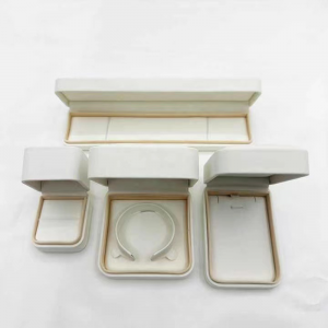 Anpassad läder lyxarmband halsband örhängen ringlåda förpackning smyckeslåda