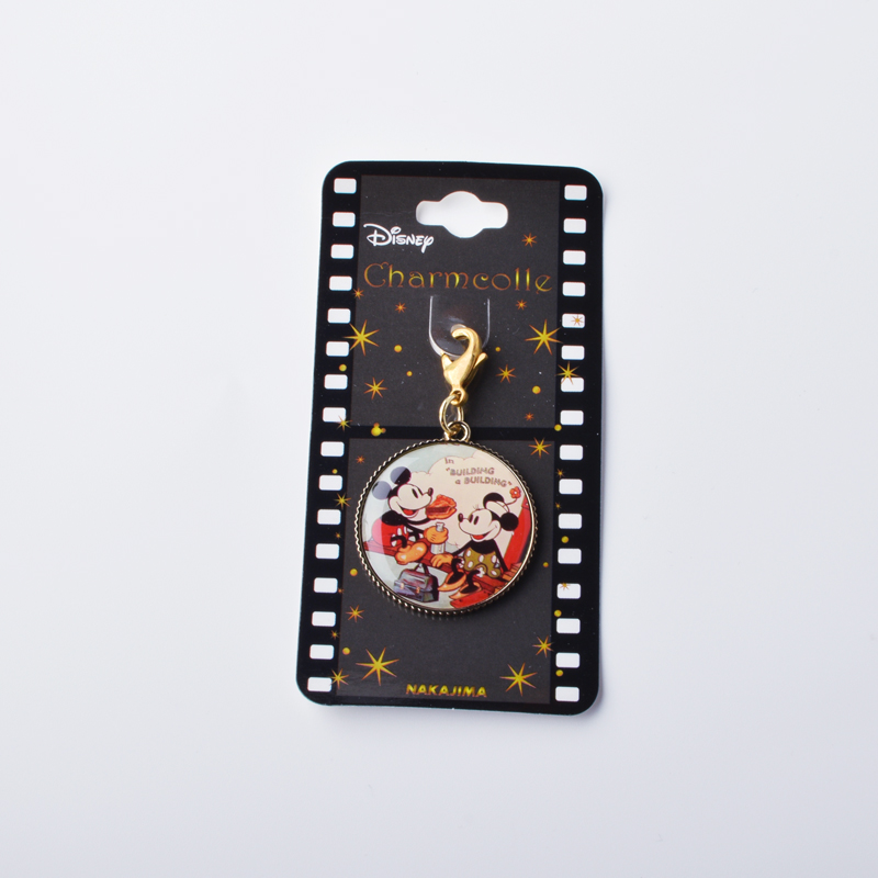 Anpassad hård emalj akrylnyckelring Disneynyckelring kpop stjärna två gångernyckelring