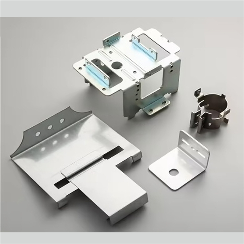 Anpassad tillverkningsservice Svart pulverbeläggning Aluminiumstämpling Böjning Stansning Formande delar för golfskjutvagn